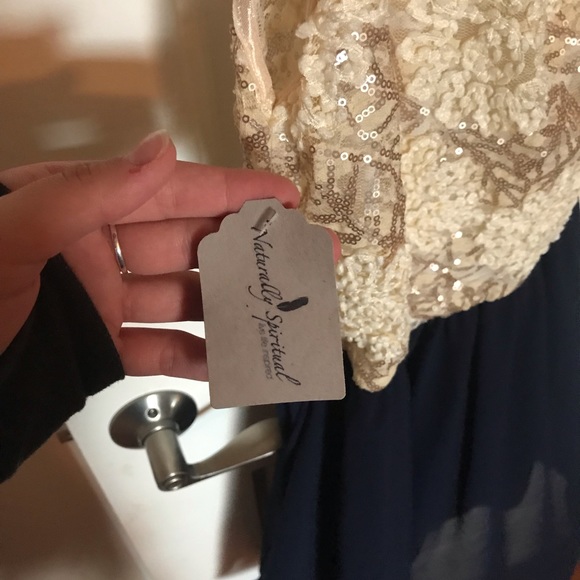 NWT DRESS - Picture 3 of 4